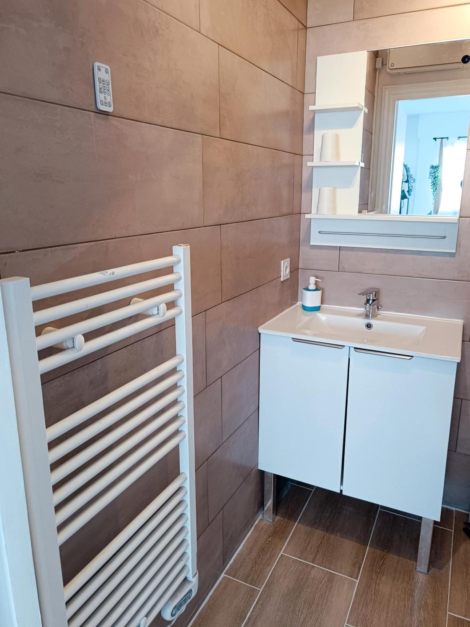2 Pieces Climatise Avec Balcon Dans Le Vieil Antibes, Residence Avec Ascenseur Dış mekan fotoğraf